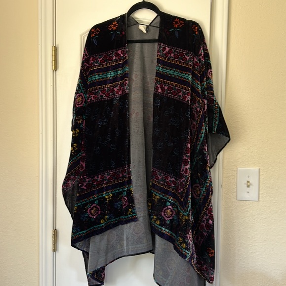 AKEMI + KIN Kimono - Anthropologie, one size - Picture 8 of 9